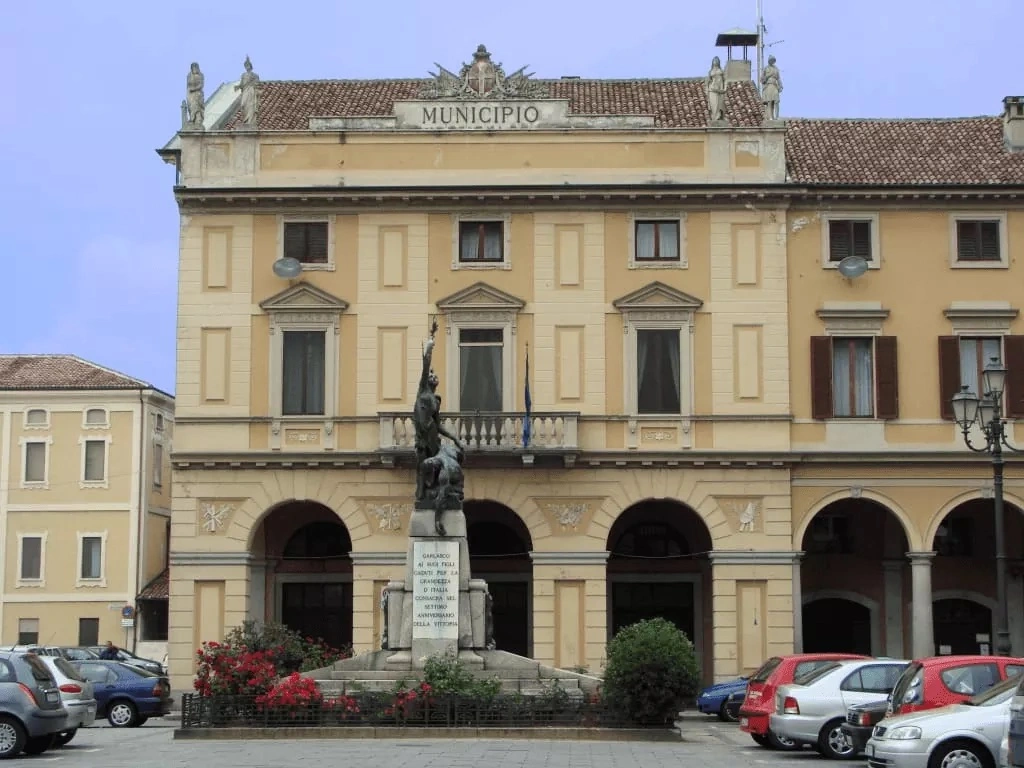 Il Municipio di Garlasco